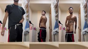 j’aime me regarder dans le miroir en me deshabillant.. et toi..?