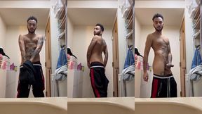 j’aime me regarder dans le miroir en me deshabillant.. et toi..?