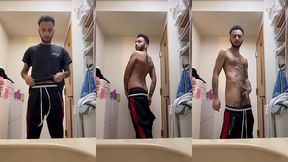 j’aime me regarder dans le miroir en me deshabillant.. et toi..?