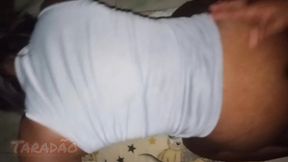 negona gemendo e indo porra no cu