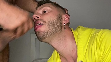 Mars pompe a jus de son nouveau mec
