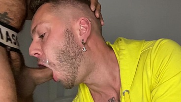 Mars pompe a jus de son nouveau mec