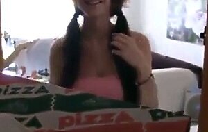 Amateur Arschfick mit dem deutschen Pizzaboten
