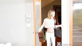 Dakota Skye, Marry Lynn And Dakota Young - Threesome With Two Young Babes And Mary