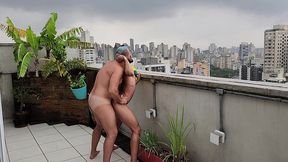 fodendo o tocedor do brasil, o brasileirinho, na chuva e leitando