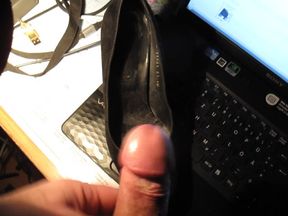 Cum into her heels