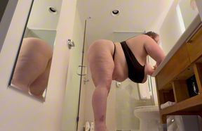 Giantess Mirror Tease: Spy on My Sexy Jiggly Curves