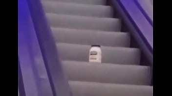 Mayonaise on an escalator but it&#039_s berserk