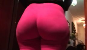 26yr old pawg wife wearing leggings