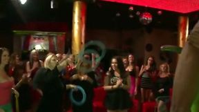 Bachelorette night goes from plush to push