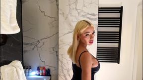 Big Ass Big Tits Amazingly Beautiful Blonde in the Bathroom Flashes Her Meaty Pussy Lips and Sexy Booty
