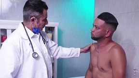 pocket - paciente maloka se recusa a fazer o exame e maceta o medico com seu pau enorme -consultorio profanus episodio 7: um paciente dominador mm07