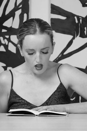 Ode to Hysterical Literature Featuring Charlie Forde, Amber Moore