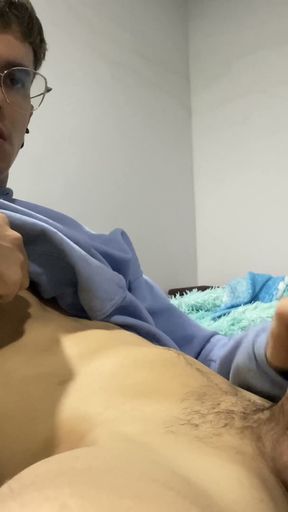 TWINK WANKING HIS DICK AFTER CLASSES   Clip 1