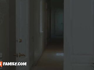 Concupiscent Stepmom Spencer Scott Gets her Nasty Twat drilled hard by biggest sex tool and stepson's penis