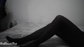 Sexy Blonde Has Feet You Need to See! - Miley Grey