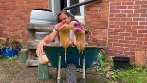 sticky honey and glitter feet