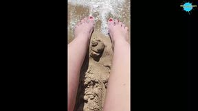 Pinky Pussy with Sand between her Toes