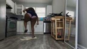 MXDominion Destroys a bag of Nasty, Disgusting Noodles