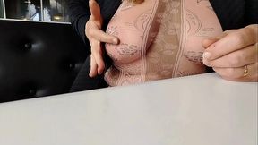 Minha madrasta me convidou para um restaurante para comemorar meu anivers&aacute_rio