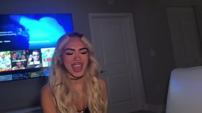 Sister's Best Friend Luna Luxe Sneaks Into Room for Household Fantasy Fuck