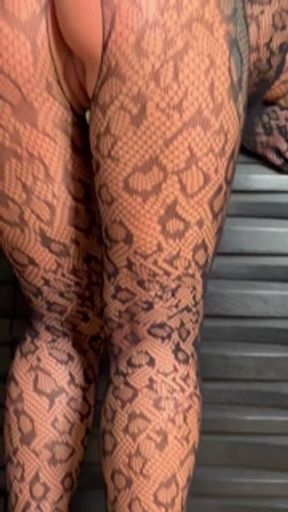 Kimberdee sexy bitch squirting in bathroom