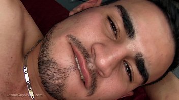 Latino Papi Pedro Valiente Jerk Off