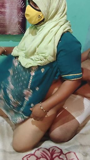 Poor Muslim Girl Exchange Pusssy with Money