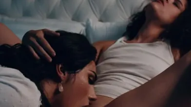 This Curly Teen Lets Her Ts Stepmom Lick And Fuck Her Pussy