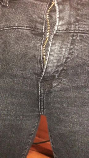 Amateur wife teasing husband - she knows I love her bush and provokes me