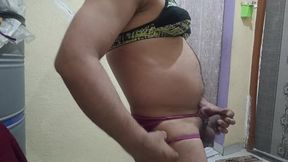 Main Apne Wife Ki Bra Ke Sath Masti Kar Raha Hun