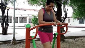 mujer caliente invita a su amiga a tomar un cafe y terminan chapandose sus tetas y dandole dedo en su pussy - historia completa - porno en espanol