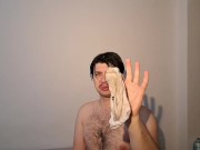 Clicca il video per vedere quanto sono sporchi e puzzolenti i miei calzini!