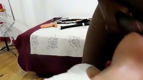 verga negra llenandole cada agujero ,recontra cojida por una enorme polla negra ...