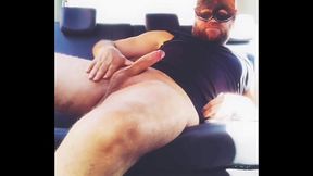 &Aacute_o đen của đội fetish v&agrave_ handjob