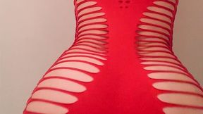 je twerk pour vous et ma petite chatte se laisse entrevoir delicatement !! bien...
