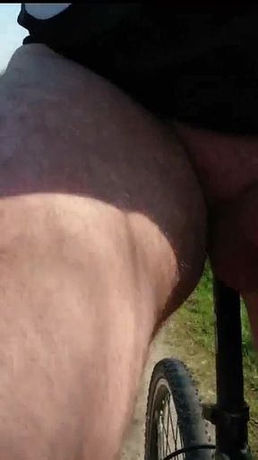 Bottomless on the Bike, Nudist 2019