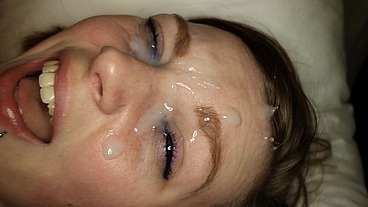 Lee cums in Roxy's eyes