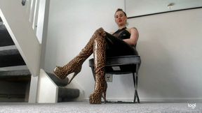 Sit and watch My sister destroy you loser (AVI)