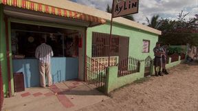 Island Fever Outdoor Pussy Spread and Sucking