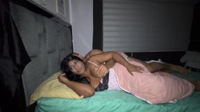Stepdaughter shares a bed with her stepfather and he fucks her out of confusion filling her pussy with a lot of cum