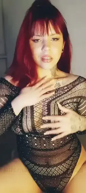 Queria mostraste mi lenceria... pero me llene de aceite🤤 y termine la cancion mojadita 🤤