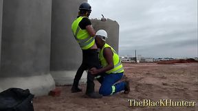 Funcion&aacute_rios p&uacute_blicos fazendo sexo na obra da cidade