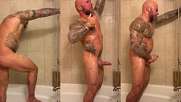 Jason Collins shower masturbation!