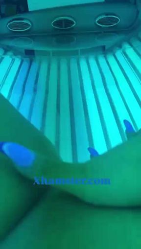 I&#039;m playing in the solarium.