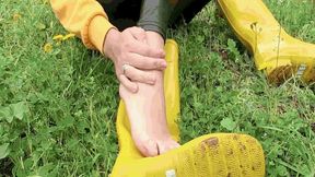 Turned my leg in the garden AVI