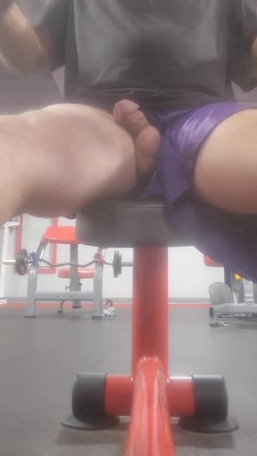 Jaw-dropping moment from "Hitting the gym"