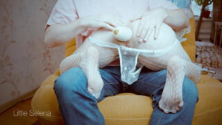 Petite hore tar stor røff anal og fisting i intens hjemmelaget POV dominans