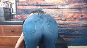 Skinny jeans destruction