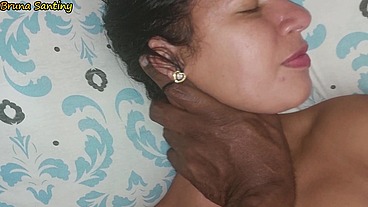 Putinha aproveita a saída do marido e da para outro negao sem camisinha.